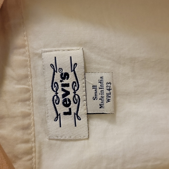 Cream button up shirt(SOLD elsewhere) - Picture 4 of 4